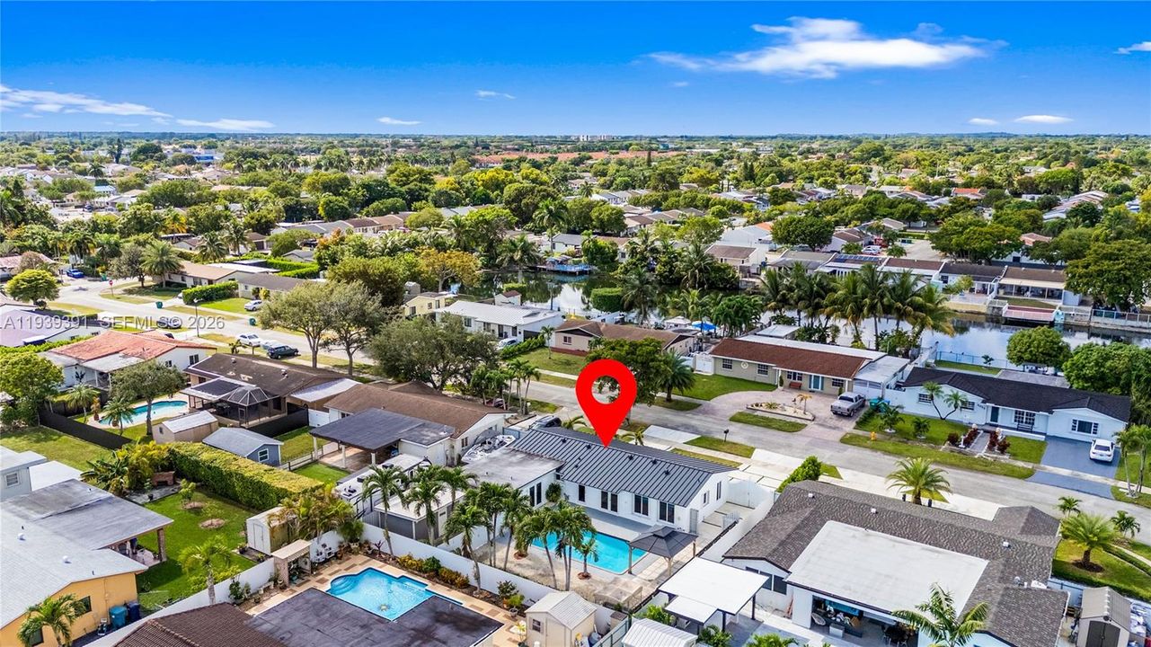 待售: $847,500 (4 贝兹, 2 浴室, 1653 平方英尺)