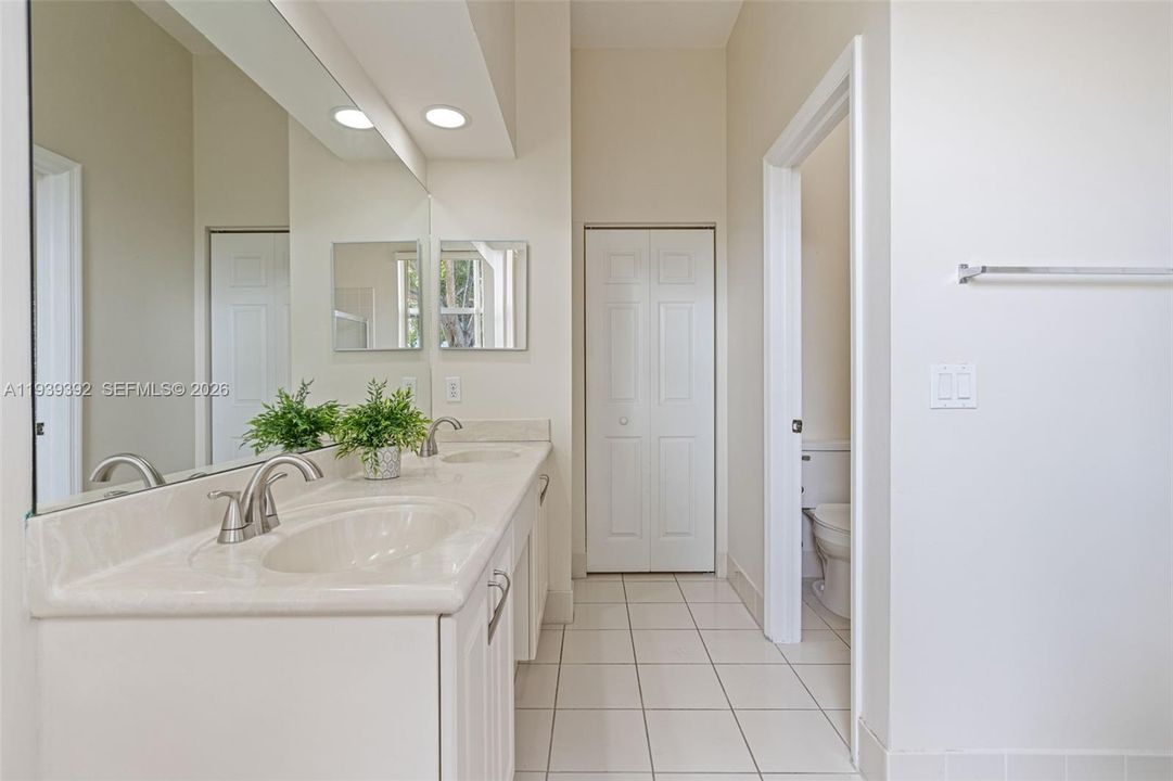 出租: $2,400 (3 贝兹, 2 浴室, 1833 平方英尺)