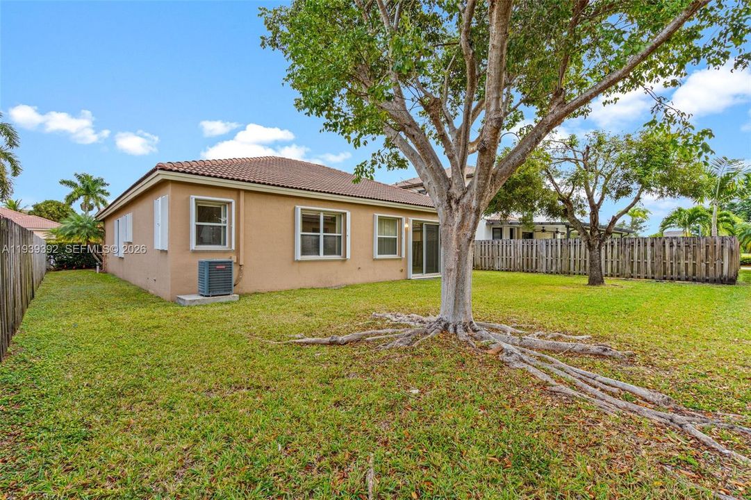 出租: $2,400 (3 贝兹, 2 浴室, 1833 平方英尺)