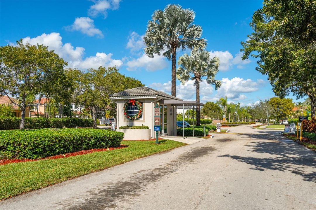 出租: $2,400 (3 贝兹, 2 浴室, 1833 平方英尺)