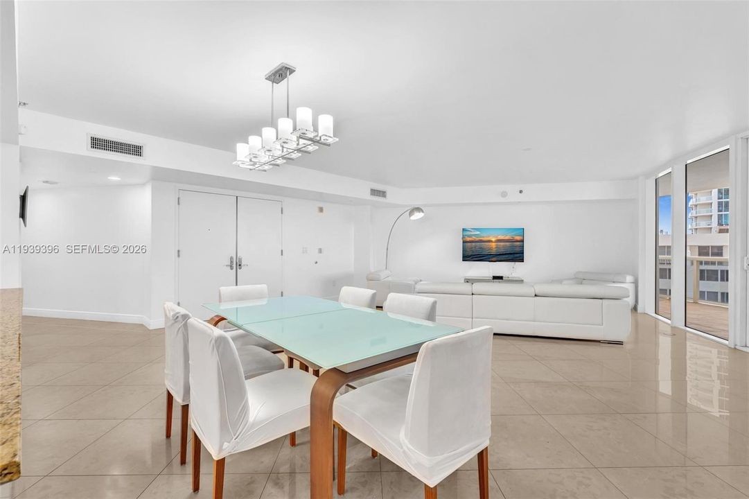 En Venta: $1,699,999 (2 camas, 2 baños, 1886 Pies cuadrados)