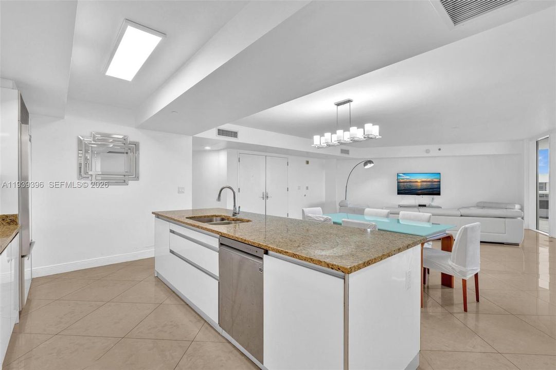 En Venta: $1,699,999 (2 camas, 2 baños, 1886 Pies cuadrados)