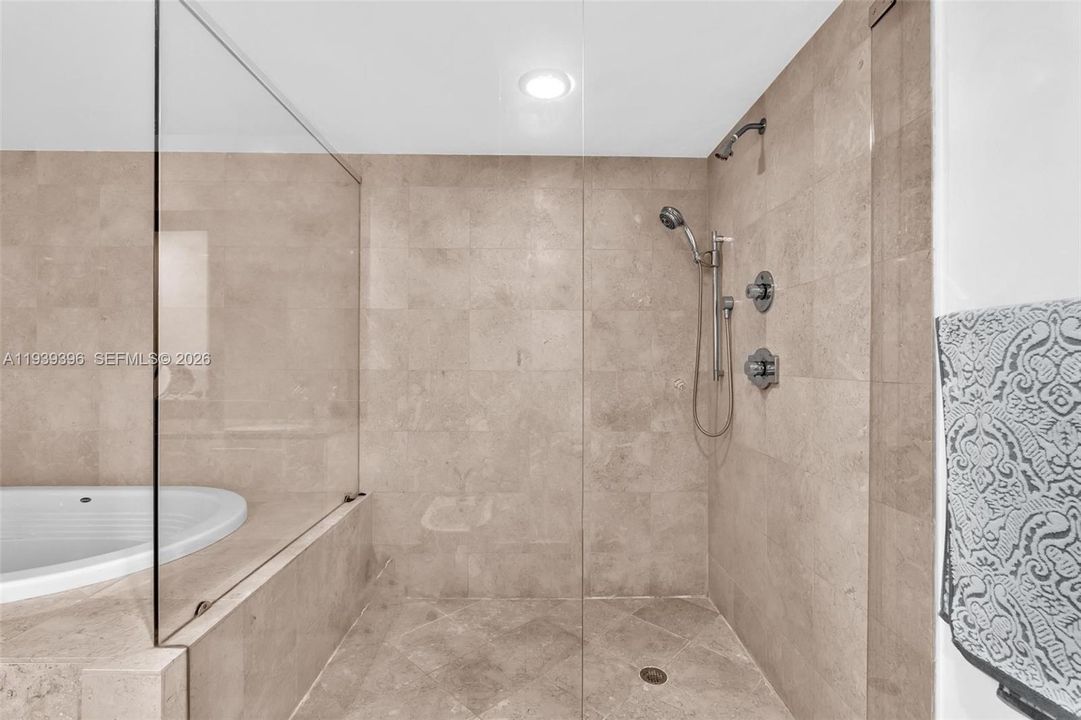 En Venta: $1,699,999 (2 camas, 2 baños, 1886 Pies cuadrados)