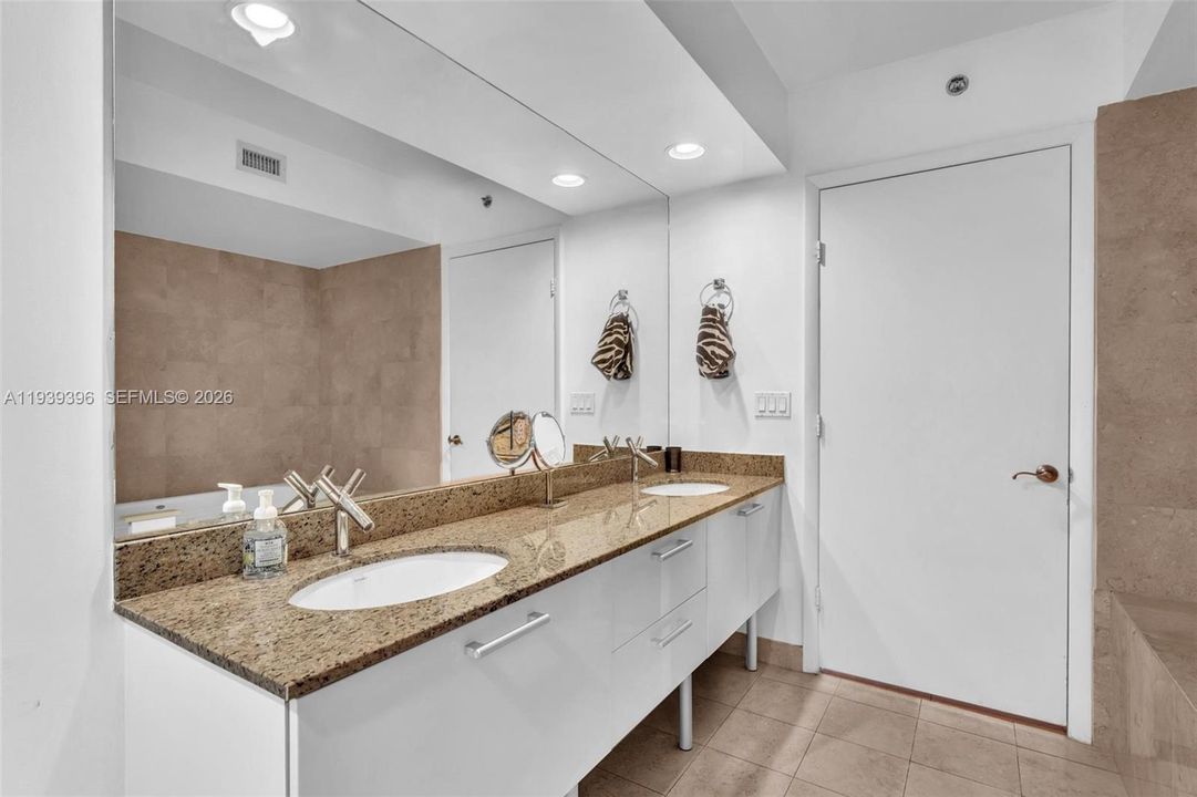 En Venta: $1,699,999 (2 camas, 2 baños, 1886 Pies cuadrados)