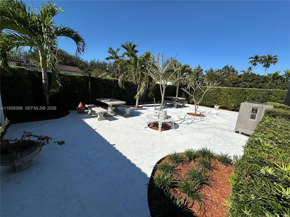 出租: $3,650 (3 贝兹, 2 浴室, 1394 平方英尺)