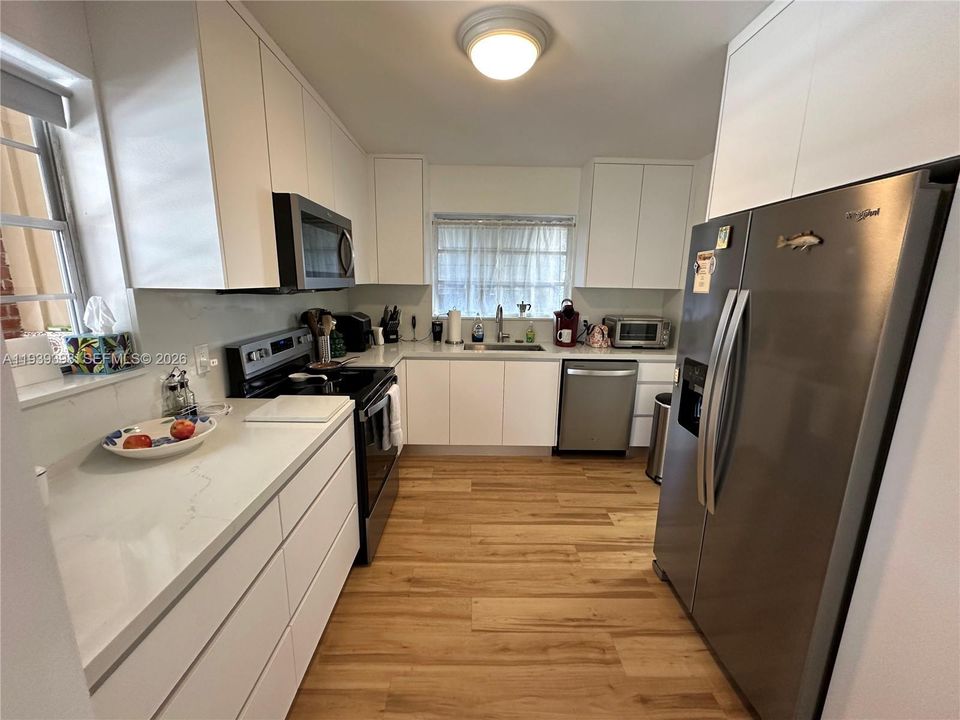 出租: $3,650 (3 贝兹, 2 浴室, 1394 平方英尺)