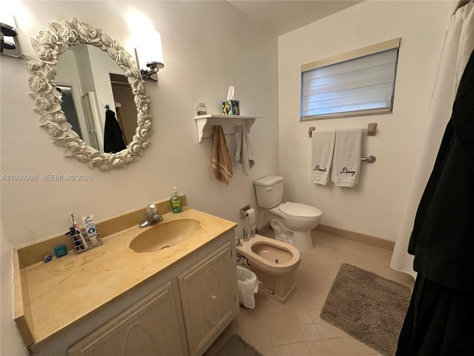 出租: $3,650 (3 贝兹, 2 浴室, 1394 平方英尺)