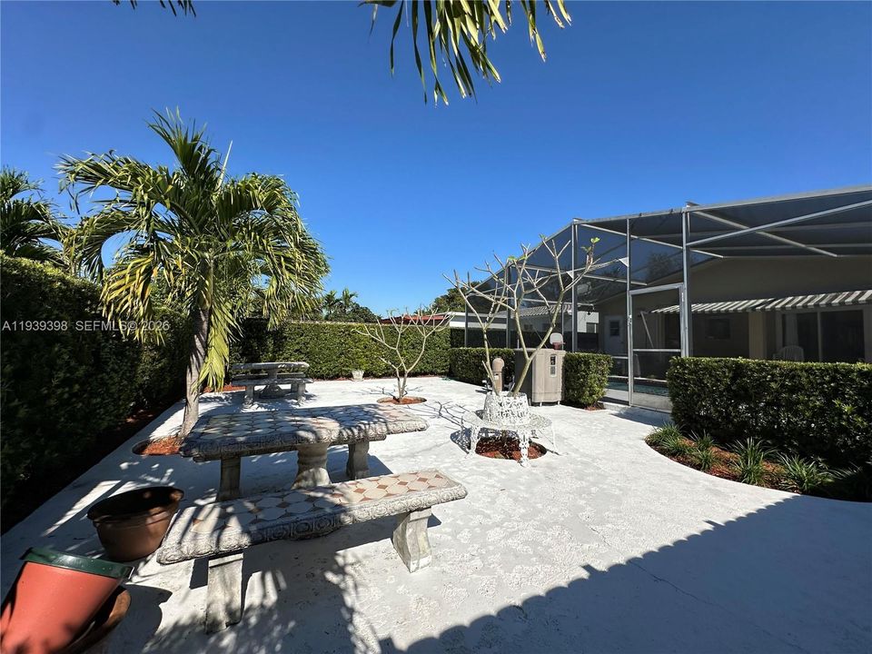 出租: $3,650 (3 贝兹, 2 浴室, 1394 平方英尺)