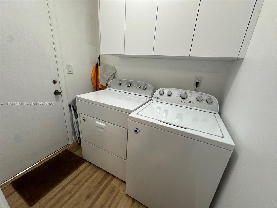 出租: $3,650 (3 贝兹, 2 浴室, 1394 平方英尺)