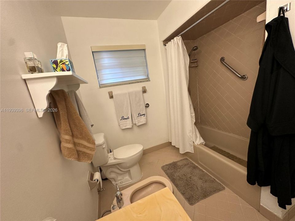 出租: $3,650 (3 贝兹, 2 浴室, 1394 平方英尺)