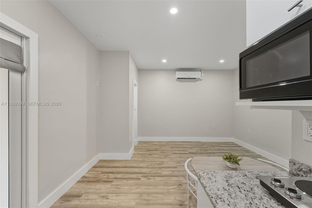 В аренду: $1,200 (1 спален, 1 ванн, 500 Квадратных фут)