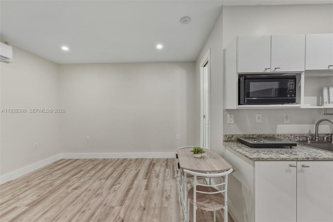 В аренду: $1,200 (1 спален, 1 ванн, 500 Квадратных фут)