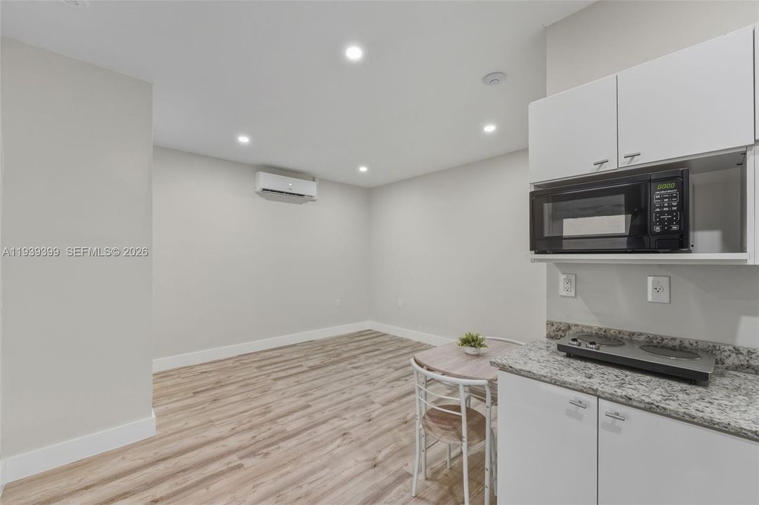 В аренду: $1,200 (1 спален, 1 ванн, 500 Квадратных фут)