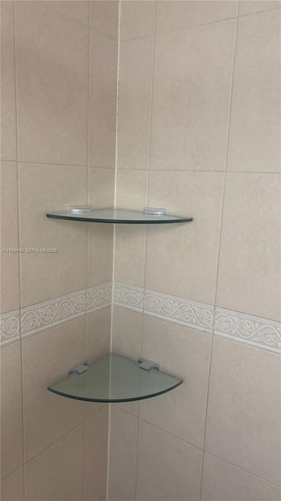 Под контрактом: $168,000 (1 спален, 1 ванн, 625 Квадратных фут)