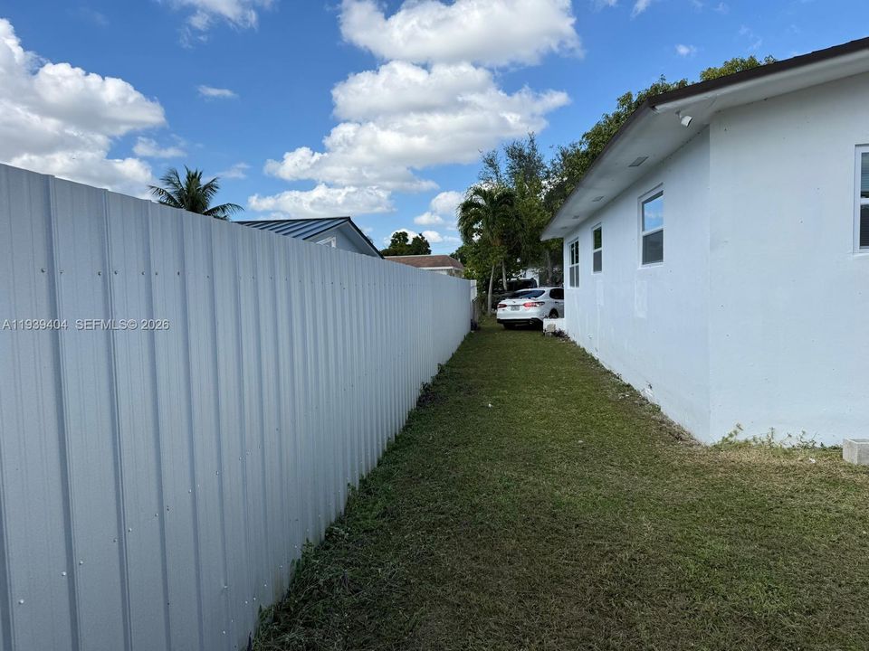 На продажу: $535,000 (3 спален, 2 ванн, 1303 Квадратных фут)