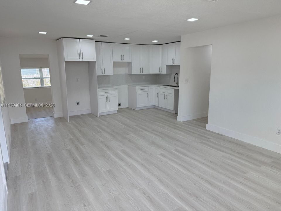 На продажу: $535,000 (3 спален, 2 ванн, 1303 Квадратных фут)