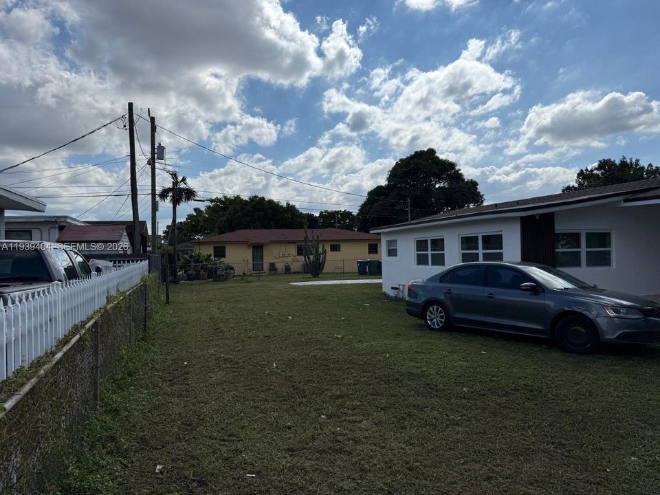 На продажу: $535,000 (3 спален, 2 ванн, 1303 Квадратных фут)