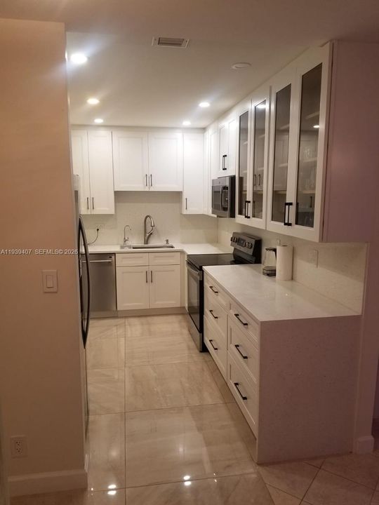For Rent: $3,150 (2 beds, 2 baths, 1280 Square Feet)