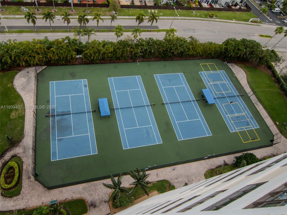 For Rent: $3,150 (2 beds, 2 baths, 1280 Square Feet)