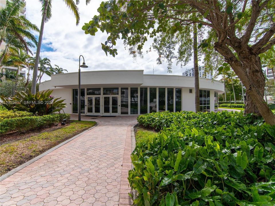 For Rent: $3,150 (2 beds, 2 baths, 1280 Square Feet)