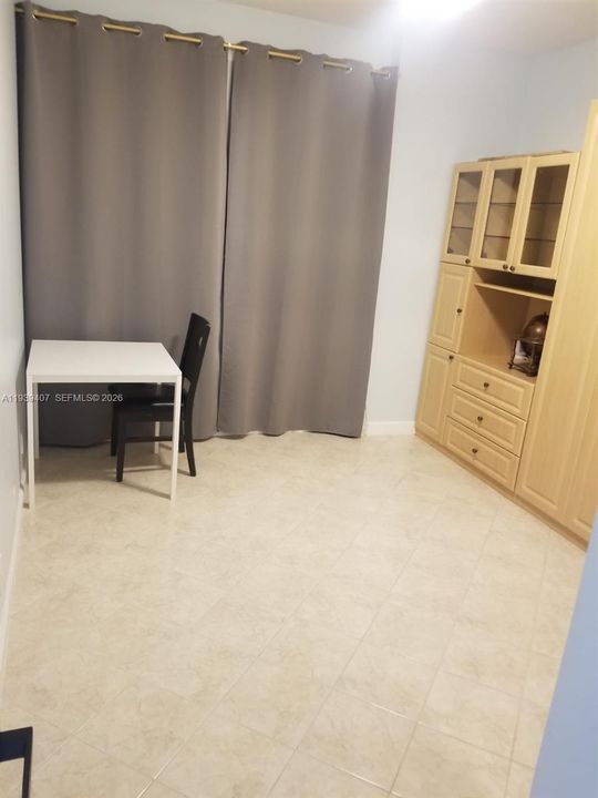 For Rent: $3,150 (2 beds, 2 baths, 1280 Square Feet)