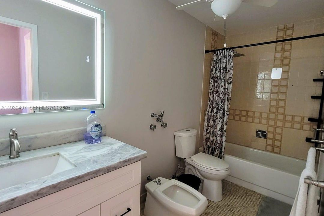 For Rent: $3,150 (2 beds, 2 baths, 1280 Square Feet)