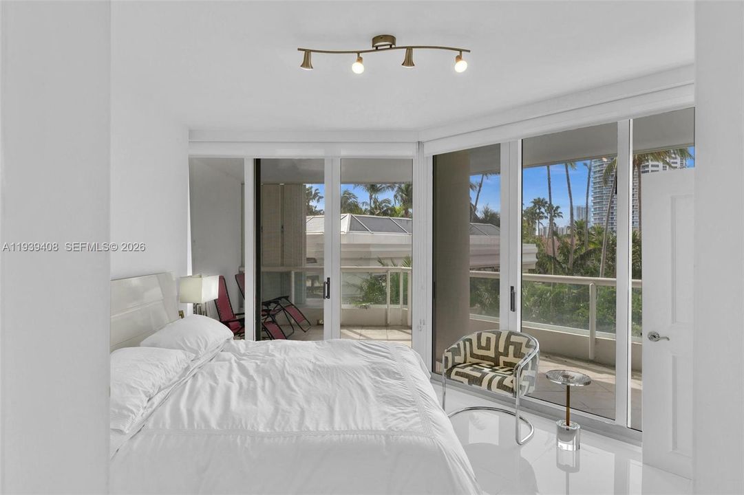 En Venta: $385,000 (1 camas, 1 baños, 800 Pies cuadrados)