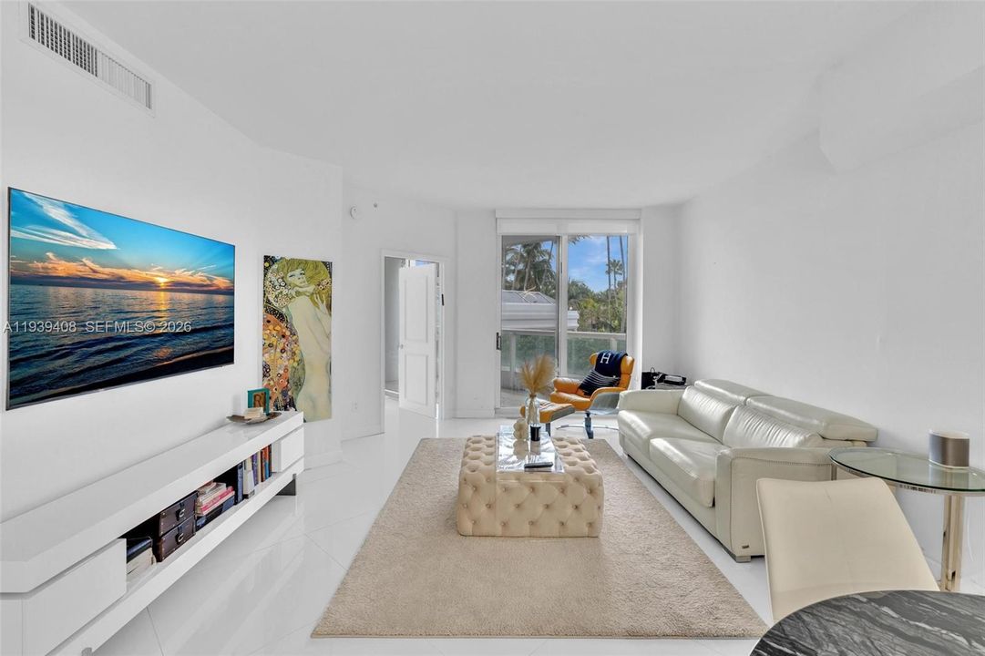 En Venta: $385,000 (1 camas, 1 baños, 800 Pies cuadrados)