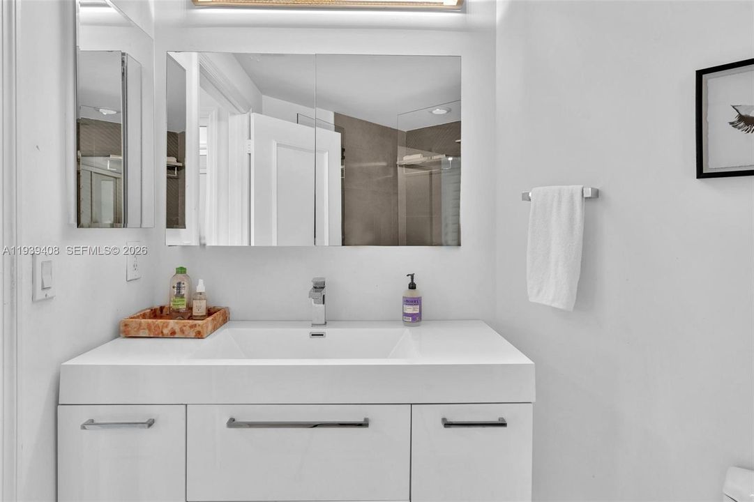 En Venta: $385,000 (1 camas, 1 baños, 800 Pies cuadrados)