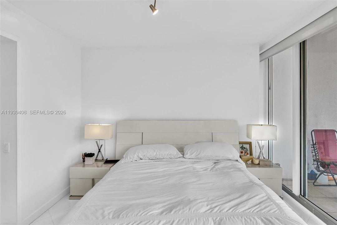 En Venta: $385,000 (1 camas, 1 baños, 800 Pies cuadrados)