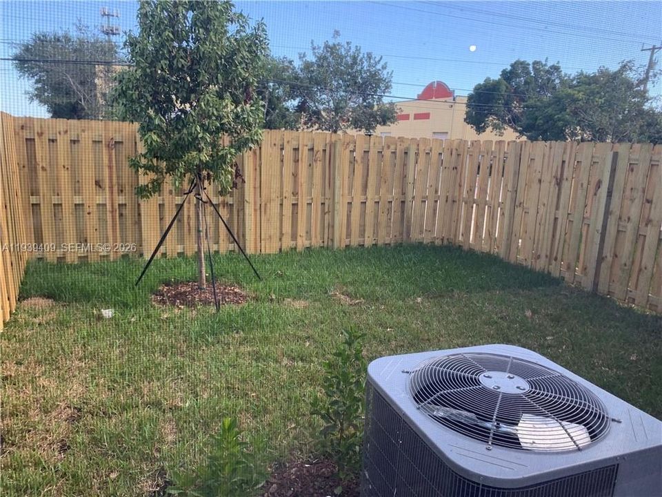 В аренду: $3,550 (4 спален, 2 ванн, 1599 Квадратных фут)