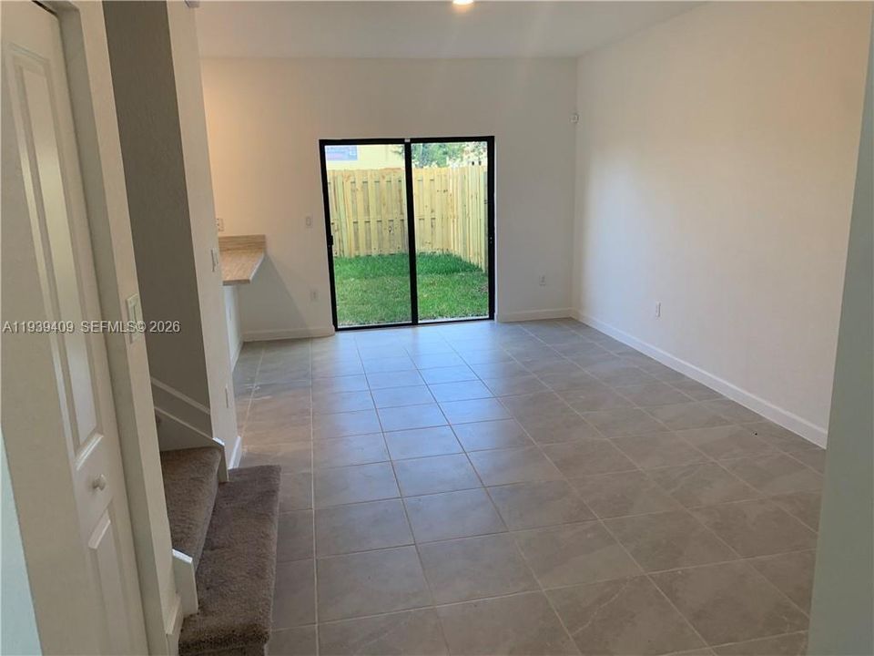 В аренду: $3,550 (4 спален, 2 ванн, 1599 Квадратных фут)