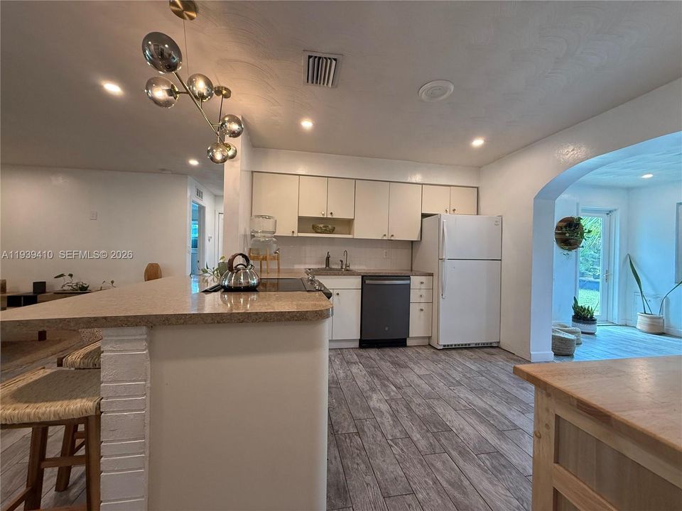 待售: $535,000 (3 贝兹, 2 浴室, 1290 平方英尺)