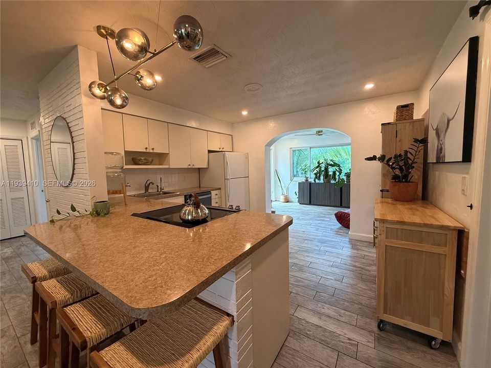 待售: $535,000 (3 贝兹, 2 浴室, 1290 平方英尺)