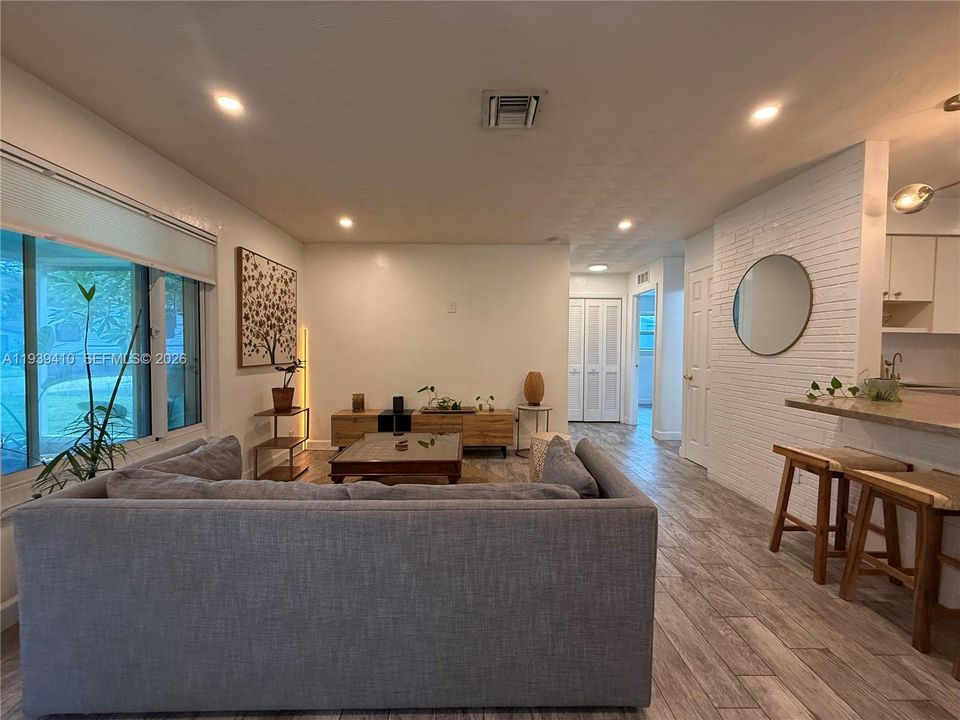 待售: $535,000 (3 贝兹, 2 浴室, 1290 平方英尺)