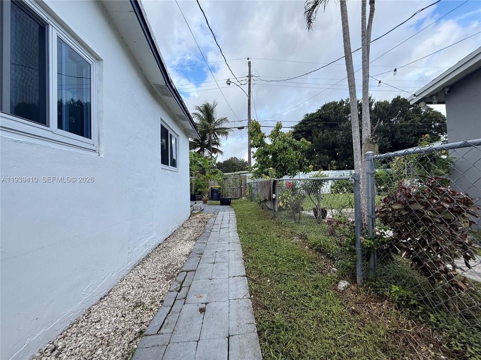 待售: $535,000 (3 贝兹, 2 浴室, 1290 平方英尺)