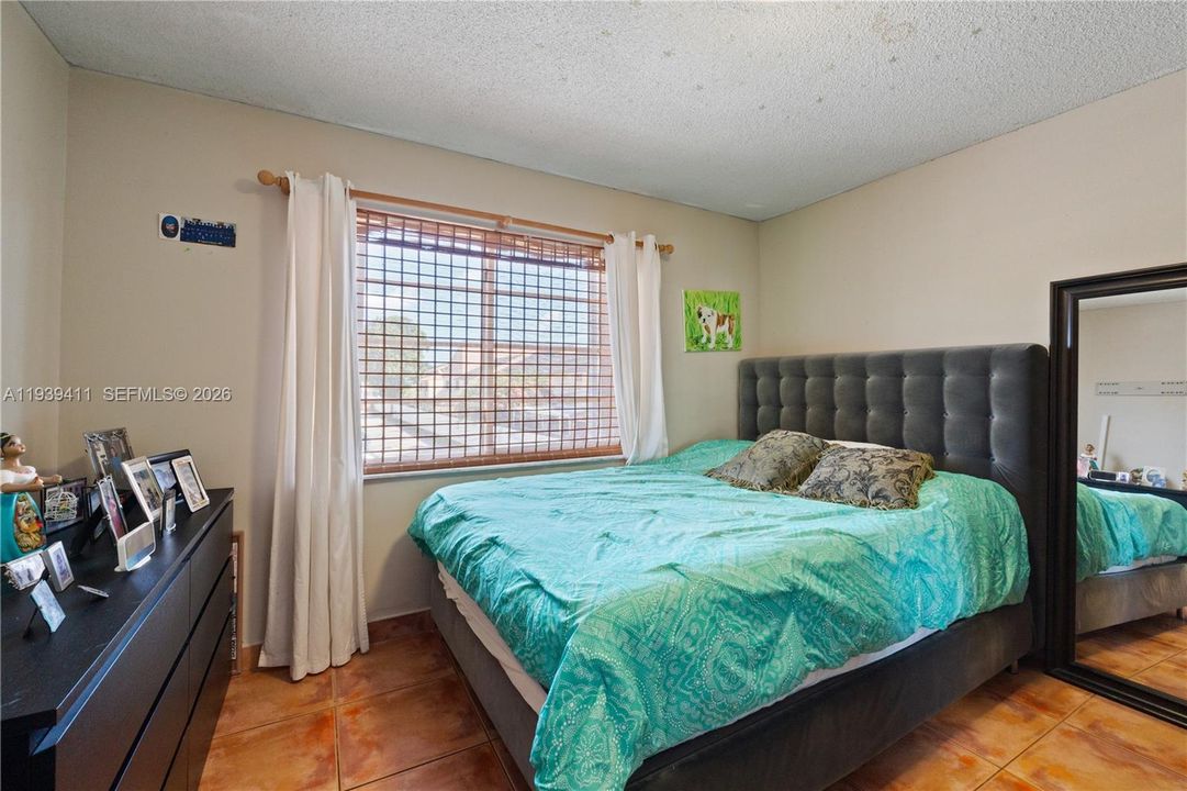 En Venta: $309,000 (2 camas, 2 baños, 948 Pies cuadrados)