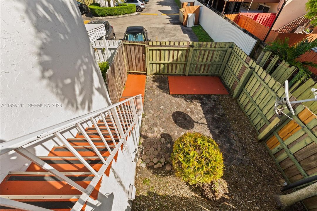 En Venta: $309,000 (2 camas, 2 baños, 948 Pies cuadrados)