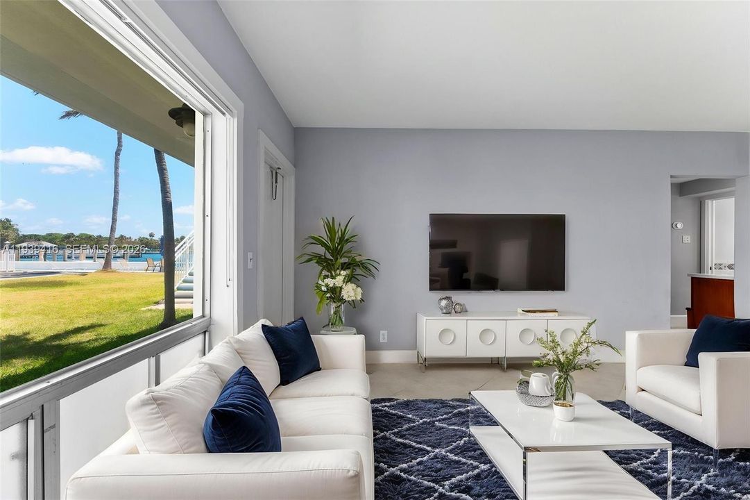 出租: $2,500 (1 贝兹, 1 浴室, 639 平方英尺)