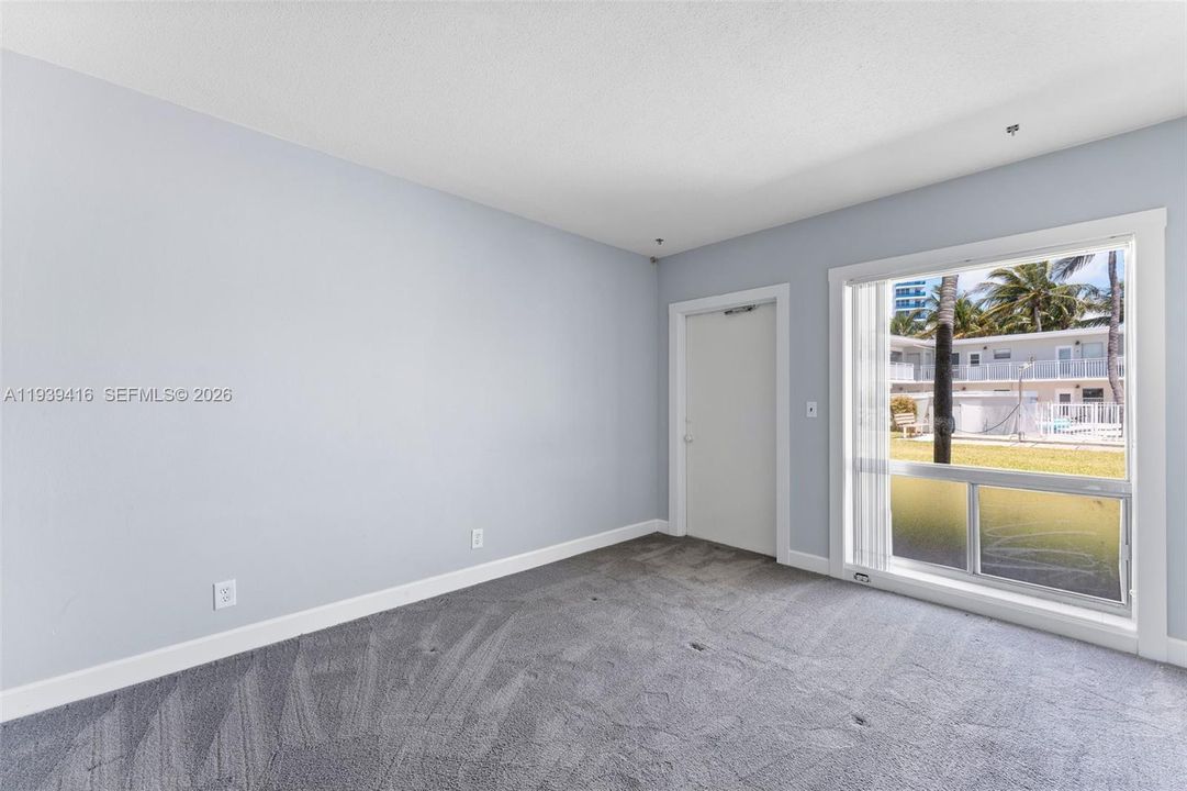 出租: $2,500 (1 贝兹, 1 浴室, 639 平方英尺)