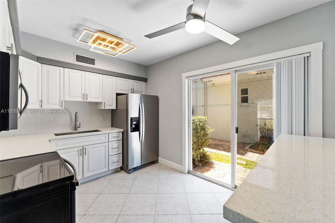 出租: $2,500 (1 贝兹, 1 浴室, 639 平方英尺)