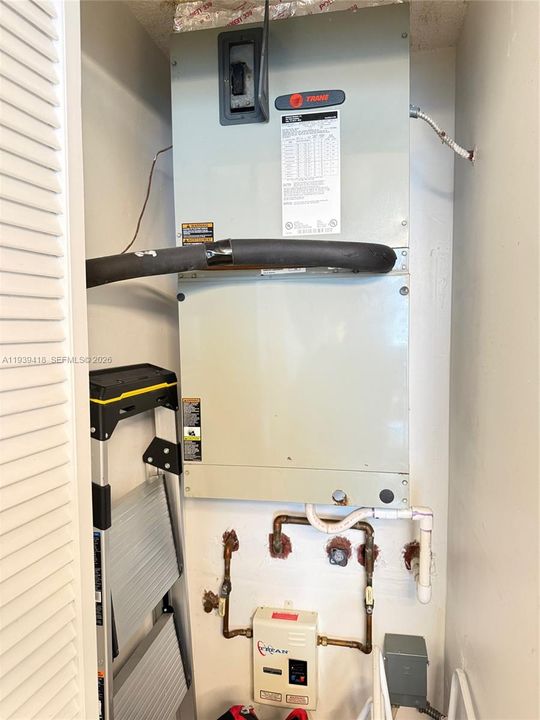 En Venta: $444,000 (2 camas, 2 baños, 923 Pies cuadrados)