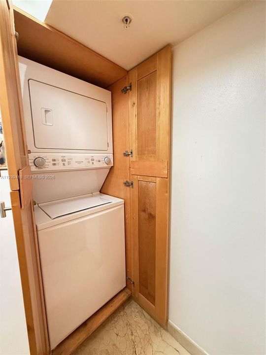 En Venta: $444,000 (2 camas, 2 baños, 923 Pies cuadrados)