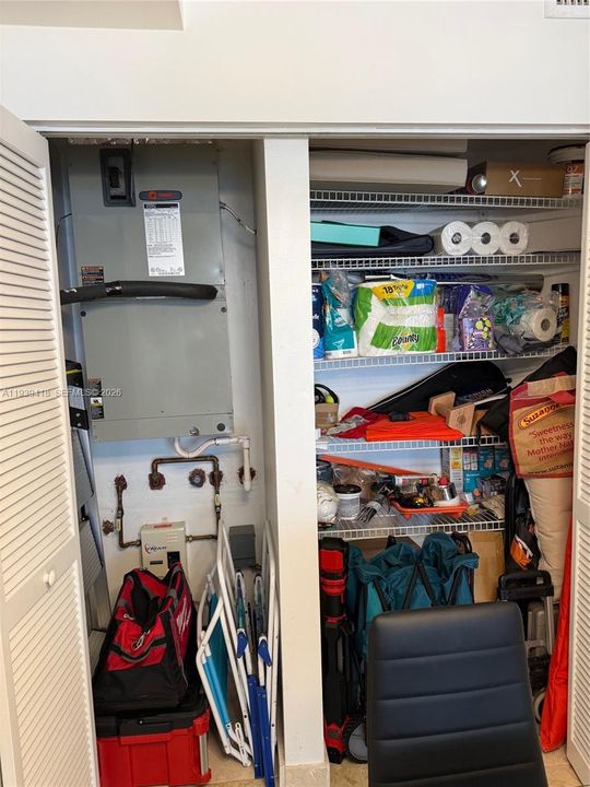 En Venta: $444,000 (2 camas, 2 baños, 923 Pies cuadrados)