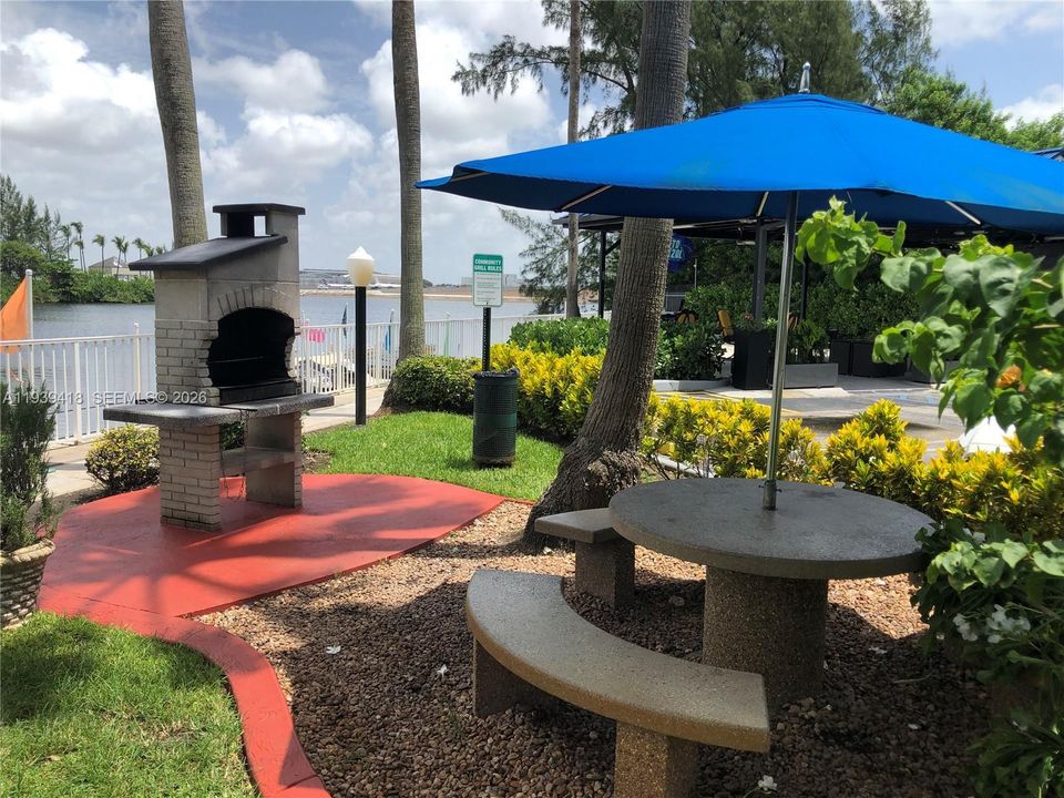 En Venta: $444,000 (2 camas, 2 baños, 923 Pies cuadrados)