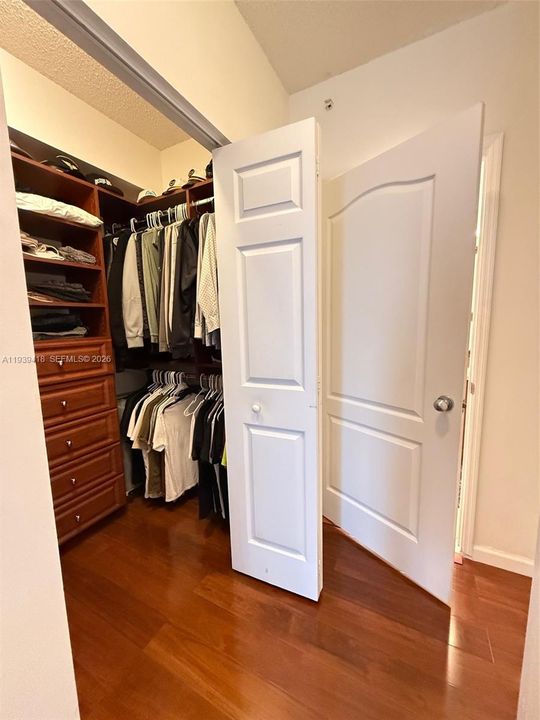 En Venta: $444,000 (2 camas, 2 baños, 923 Pies cuadrados)