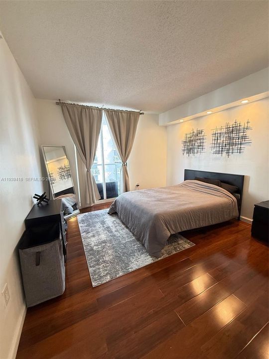 En Venta: $444,000 (2 camas, 2 baños, 923 Pies cuadrados)