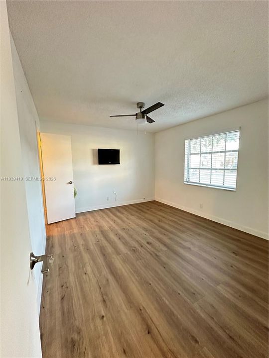 В аренду: $2,375 (2 спален, 1 ванн, 1000 Квадратных фут)