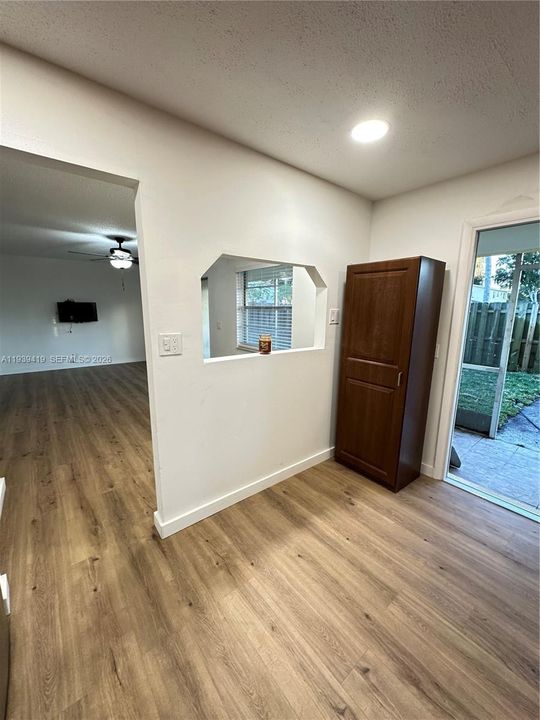 В аренду: $2,375 (2 спален, 1 ванн, 1000 Квадратных фут)