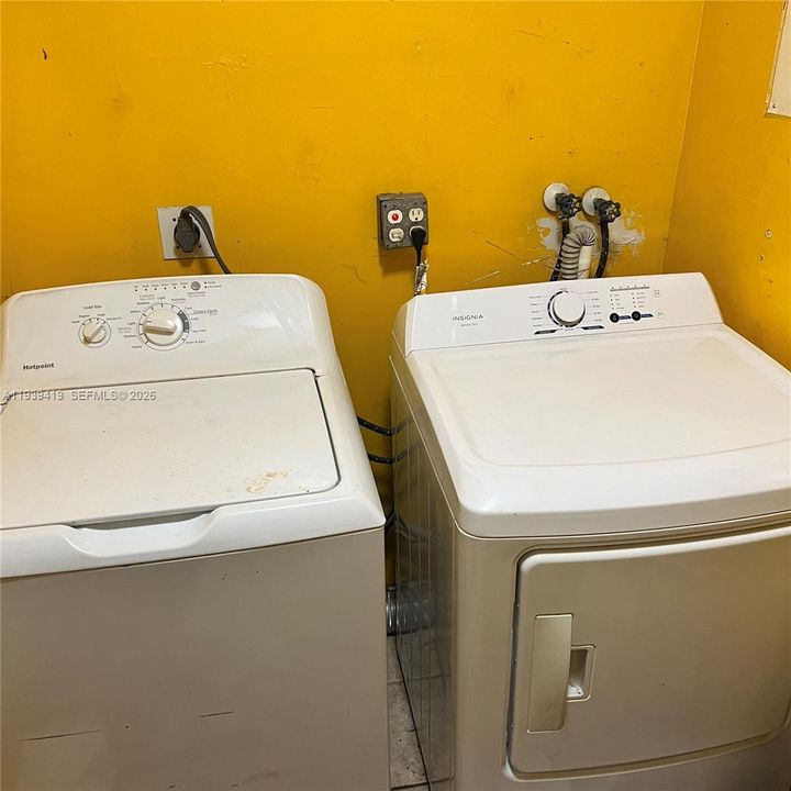 В аренду: $2,375 (2 спален, 1 ванн, 1000 Квадратных фут)